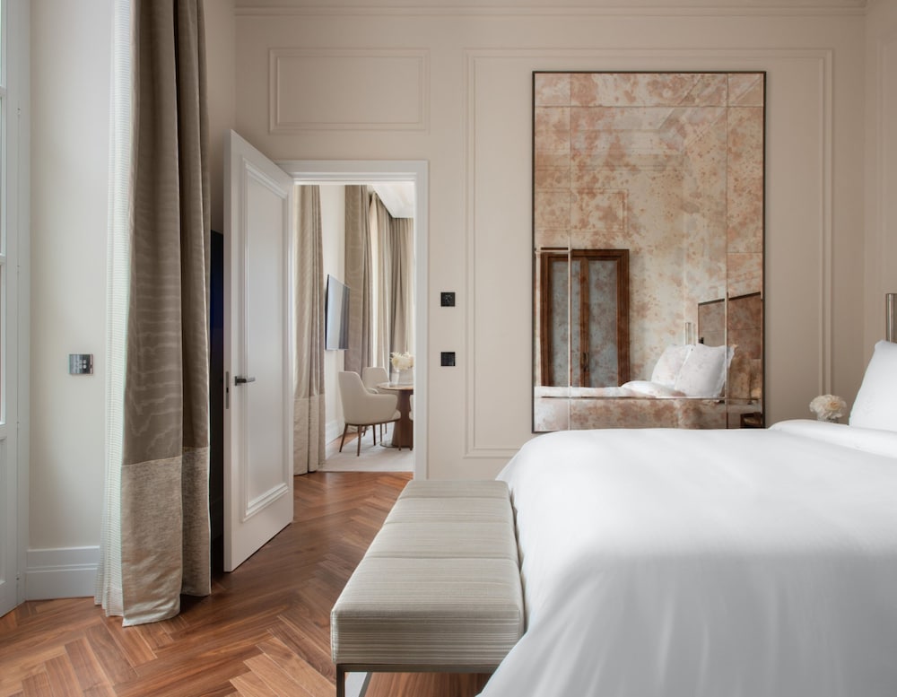 Tower, Suite, King Bed