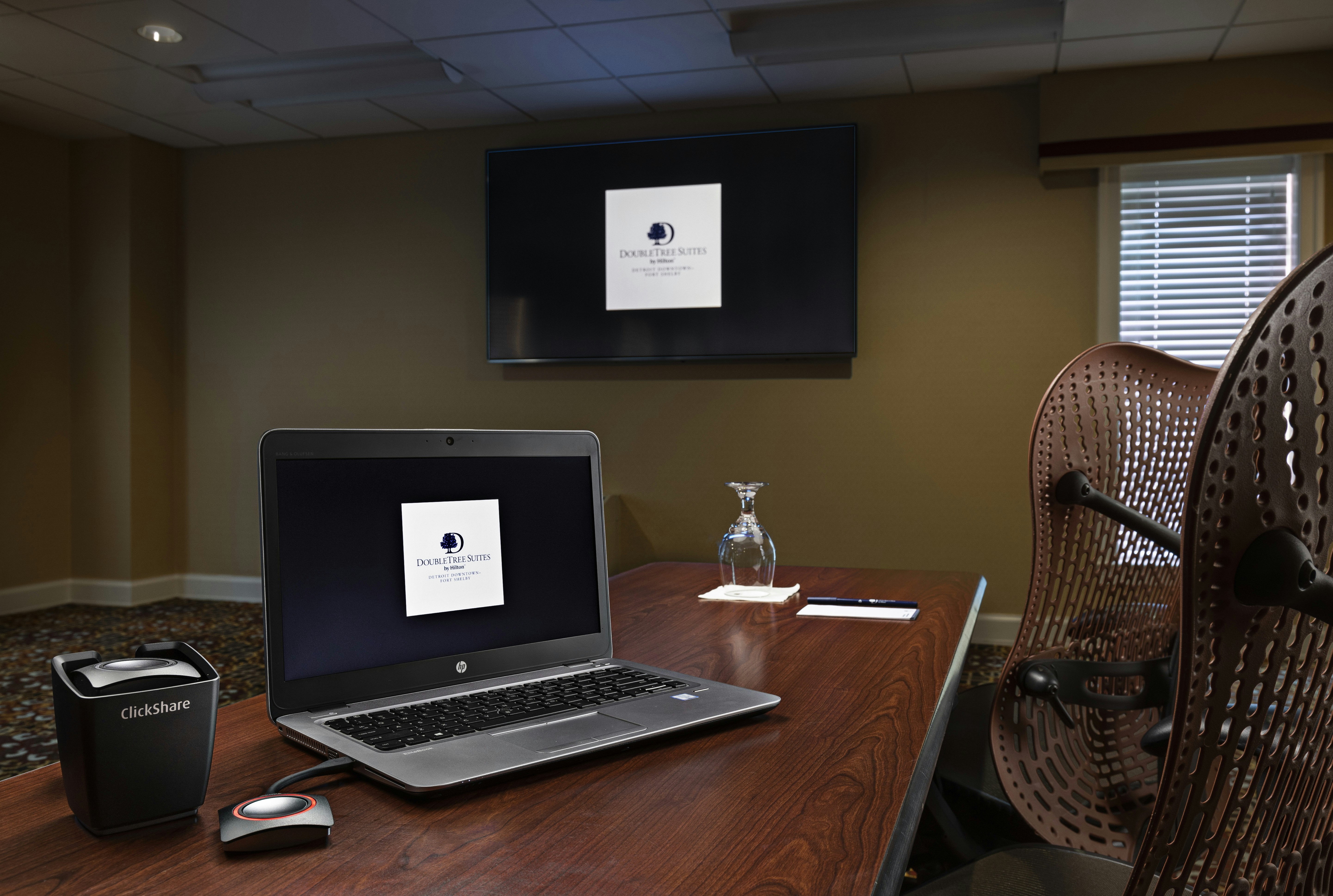 DoubleTree Suites by Hilton Detroit Downtown - Fort Shelby 49/59
