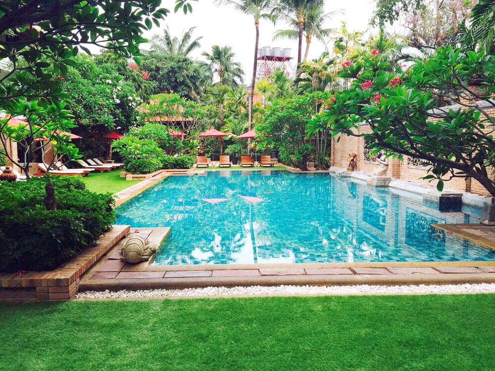 PATONG BEACH HOTEL 63/65