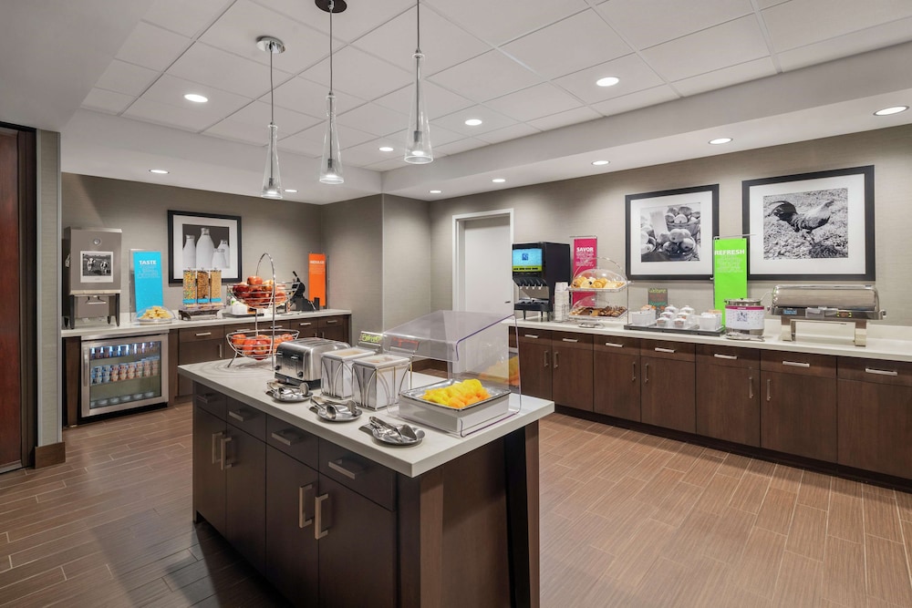 Hampton Inn Sikeston 28/43