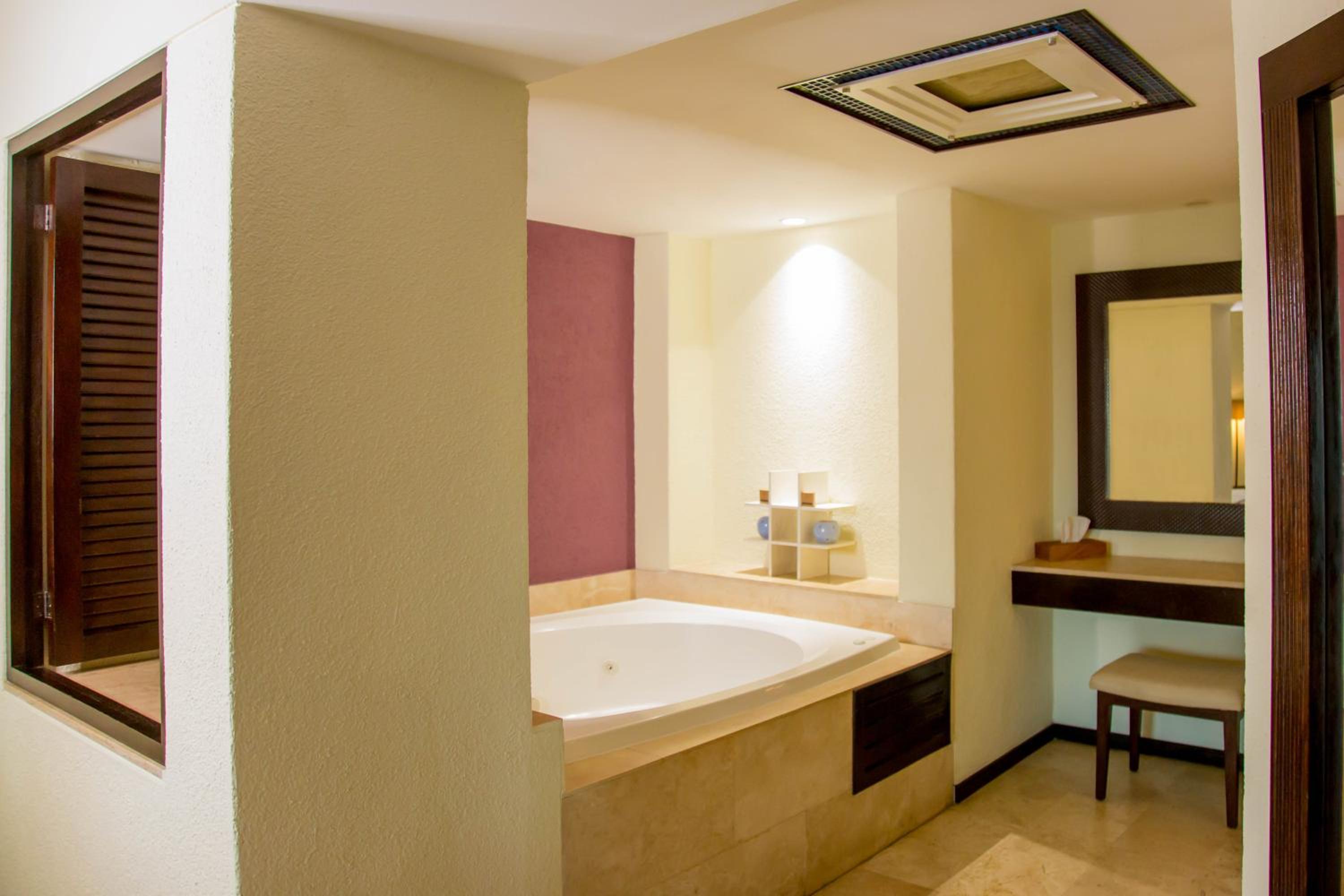Executive Suite, Casa Dorada Los Cabos Resort and Spa 6/7