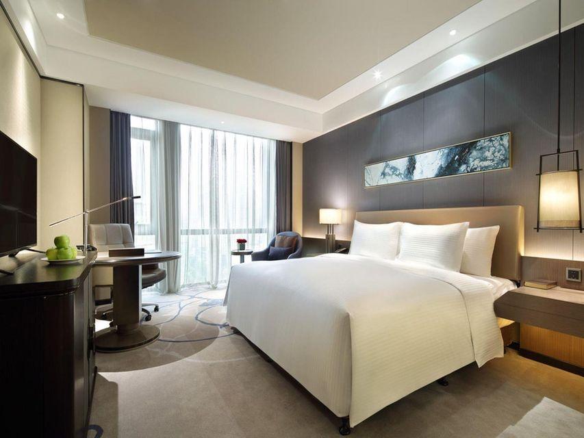 Superior, Deluxe, Double Bed, Street View