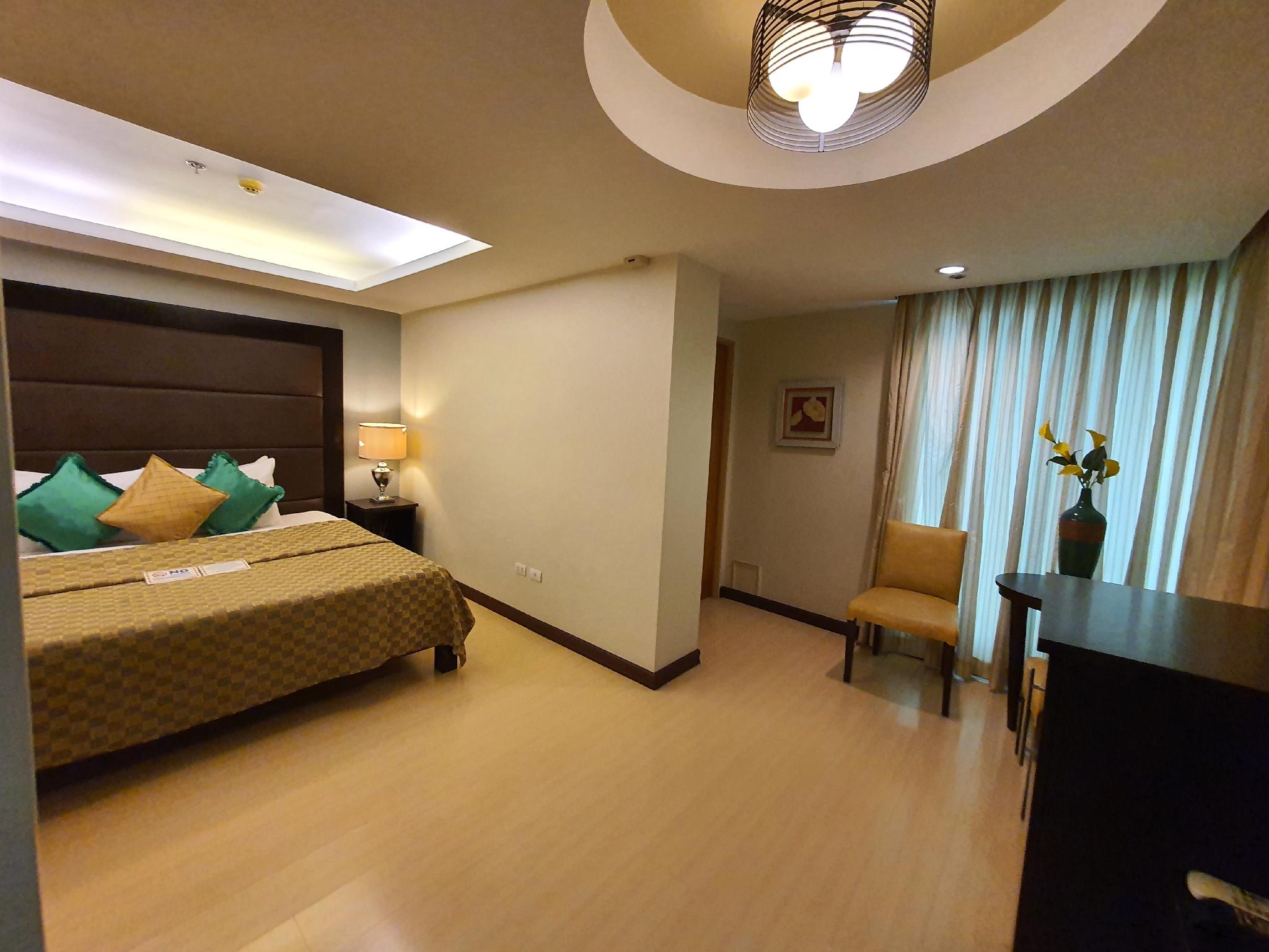 Grand, Suite, Indoor Jetted Tub