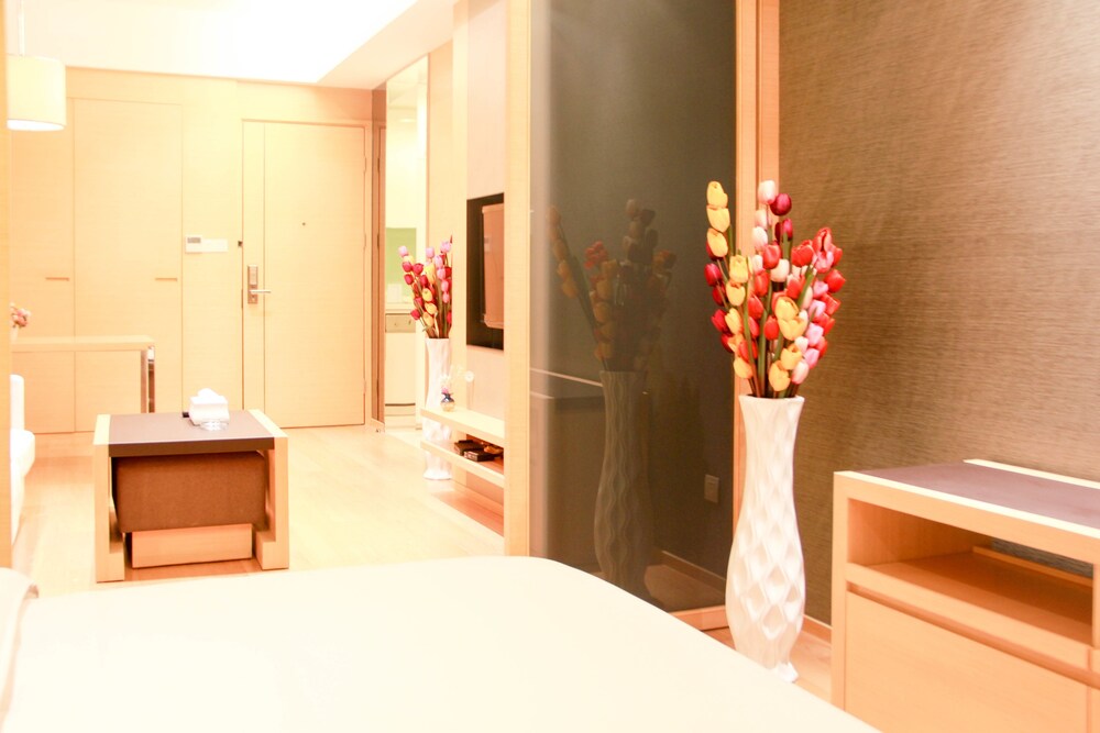 Xingyi International Hotel Poly Store 27/70