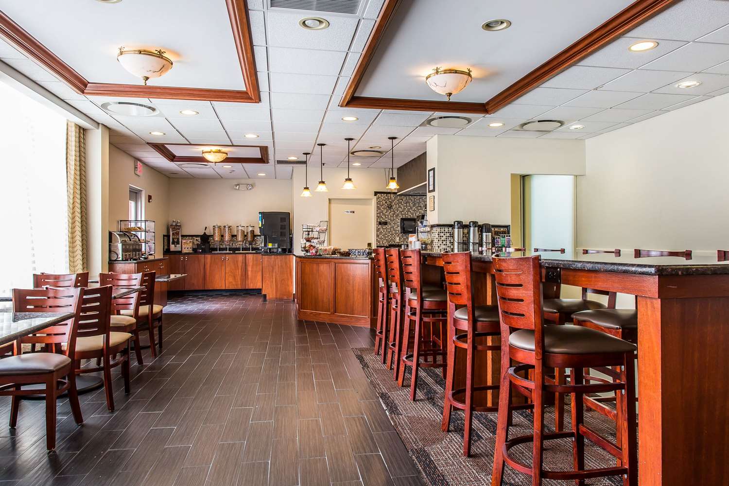 Hamden Hotel & Suites 21/26