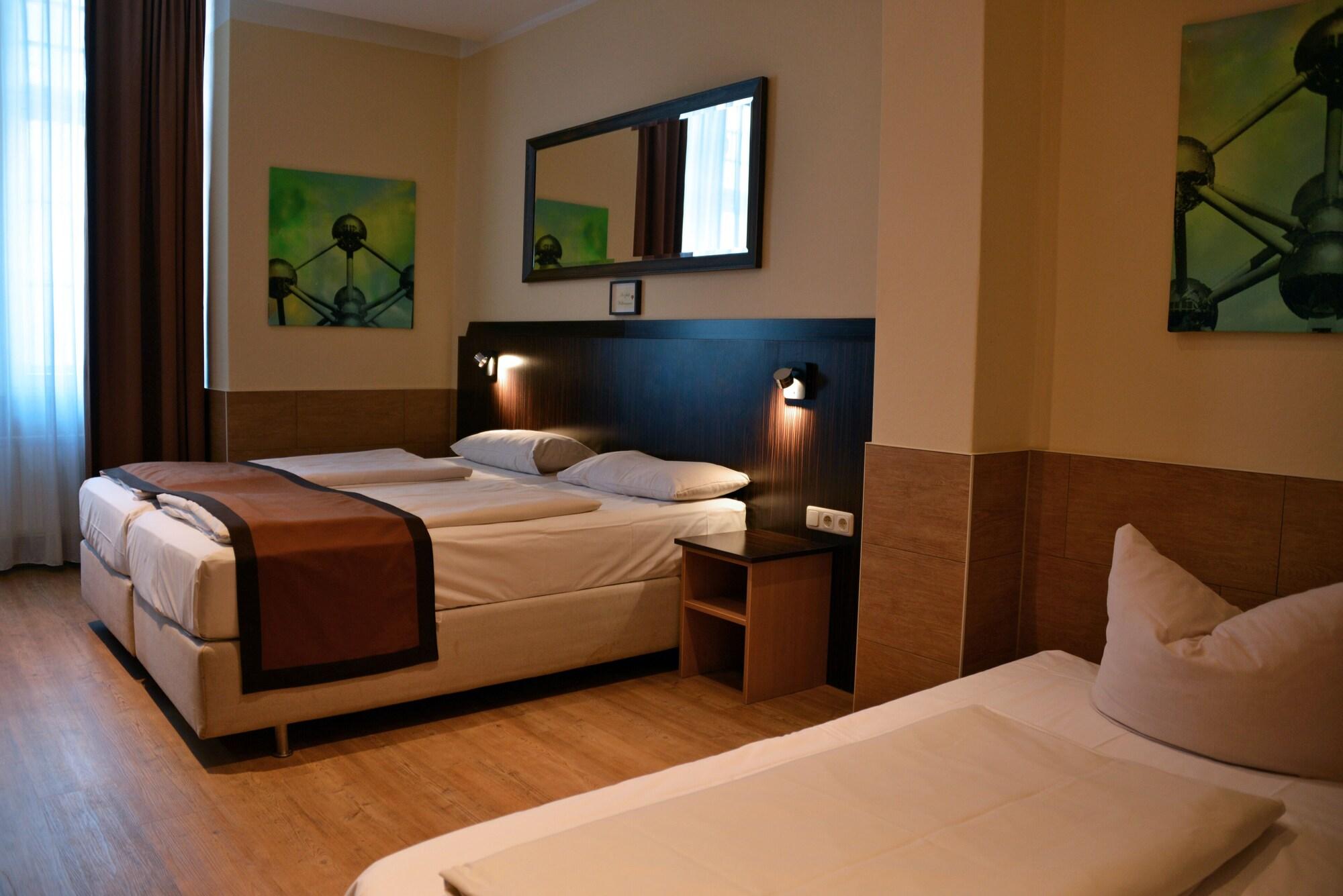 غرفة قياسية ثلاثية، Arthotel Munich 7/10