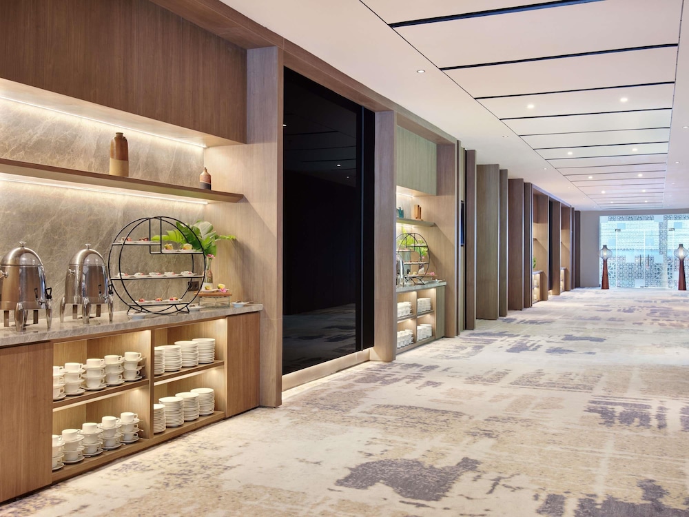 Grand Mercure Maha Cipta Medan Angkasa 64/69