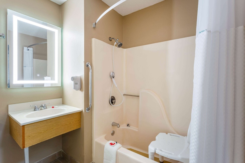 Motel6 Litchfield, IL 49/52