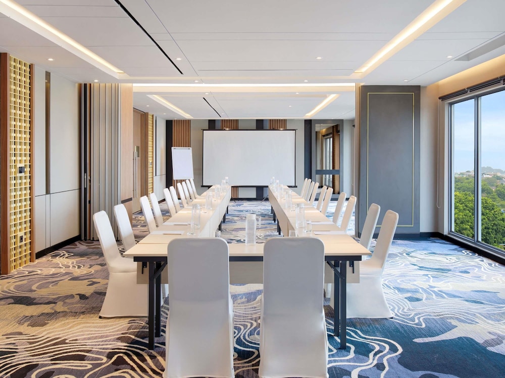 Grand Mercure Batam Centre 51/57