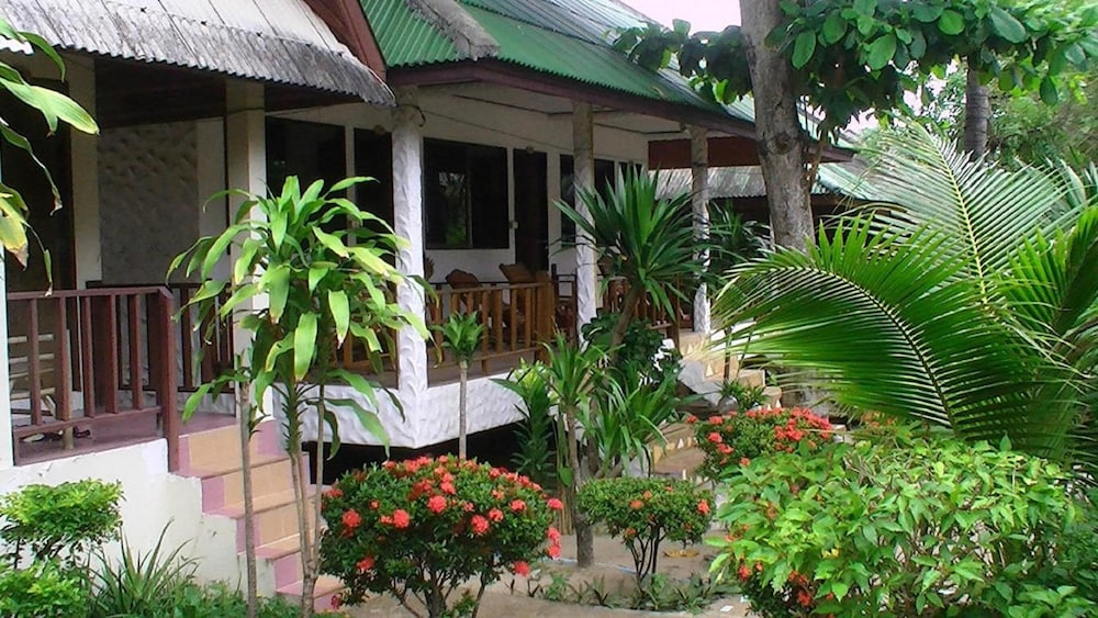 Utopia Resort 55/62