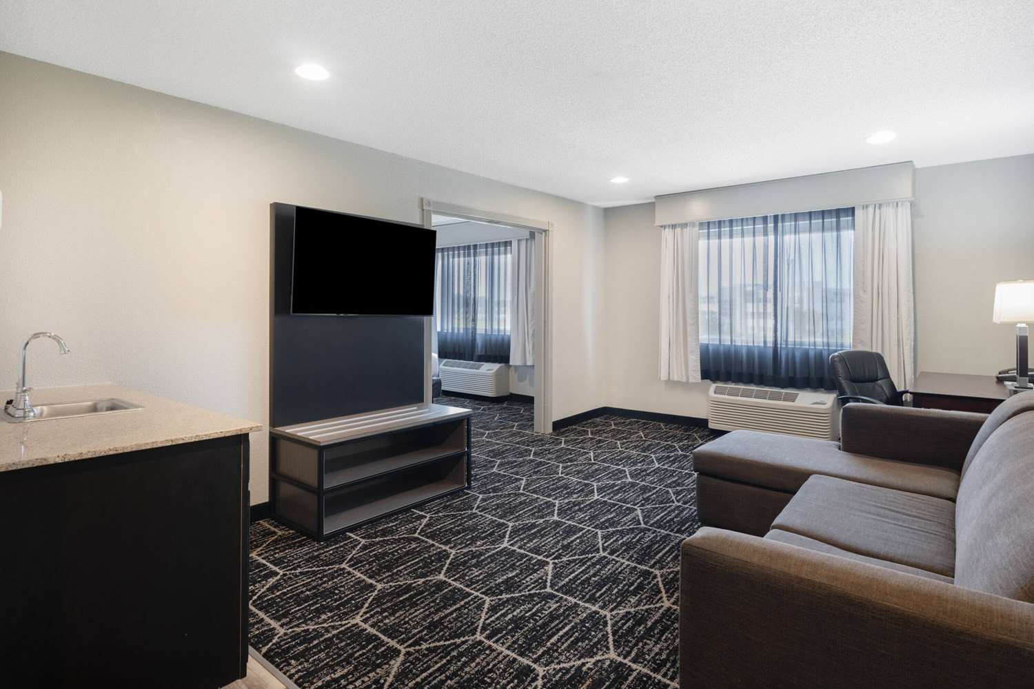 La Quinta Inn & Suites by Wyndham Evansville 20/43