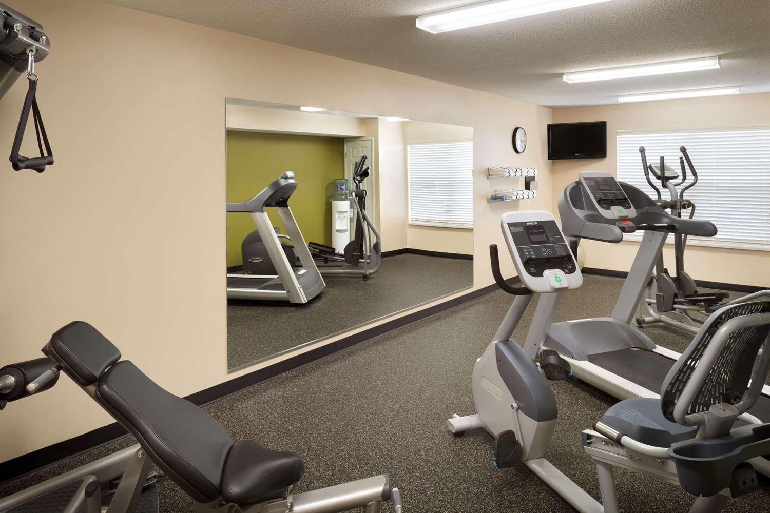 Country Inn and Suites By Radisson Grinnell 12/20