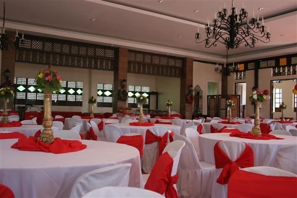 Rio Grande Laoag Resort Hotel 25/47