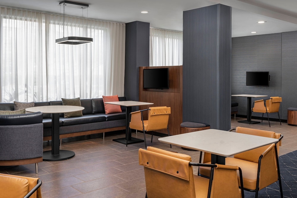 Courtyard By Marriott Butler Boulevard 21/43