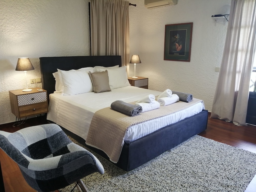 Orange Grove Villa 13/50