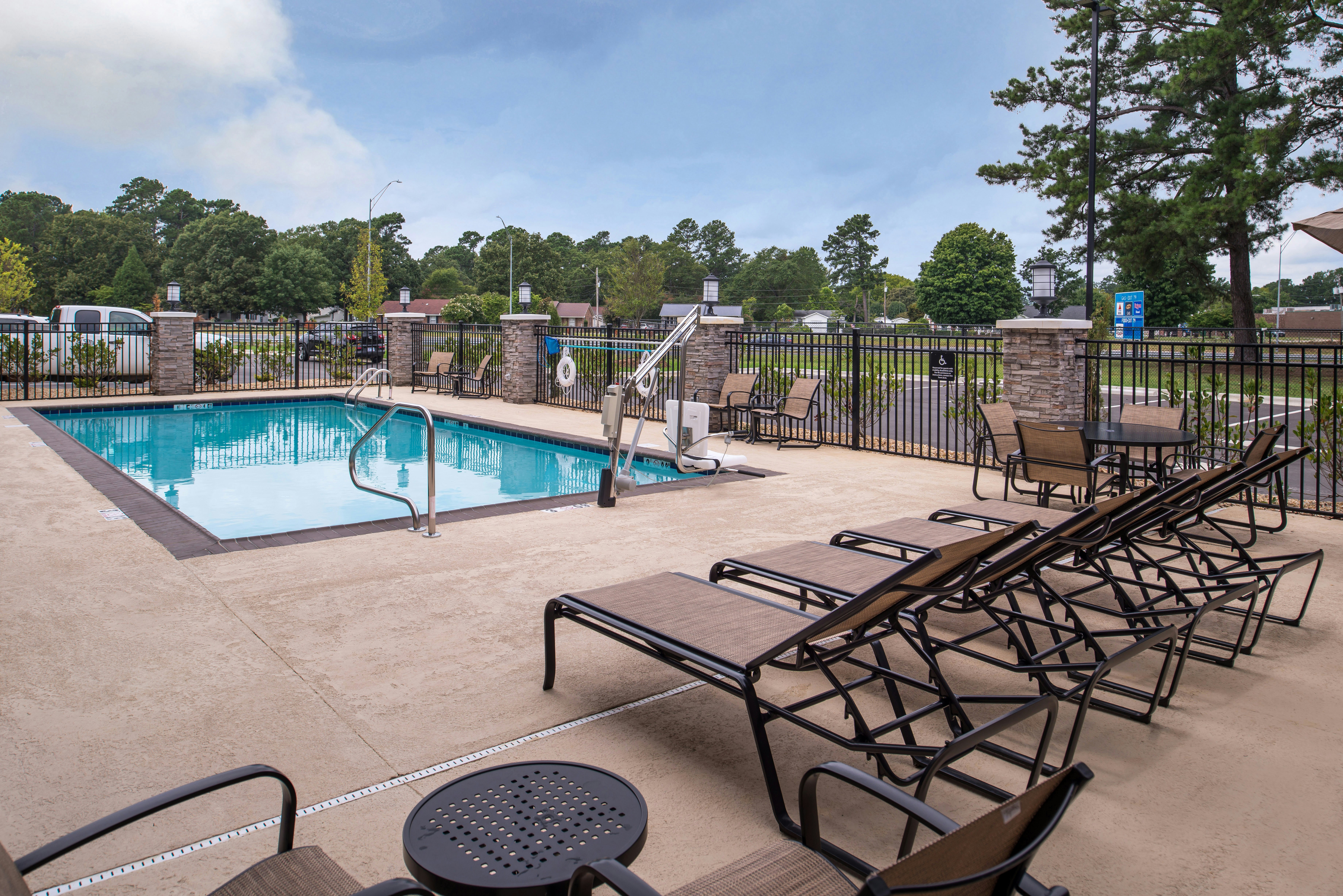 Hampton Inn Benson Nc 31/66