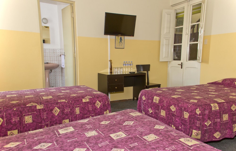 Las Mercedes Hostal Residencial 54/68