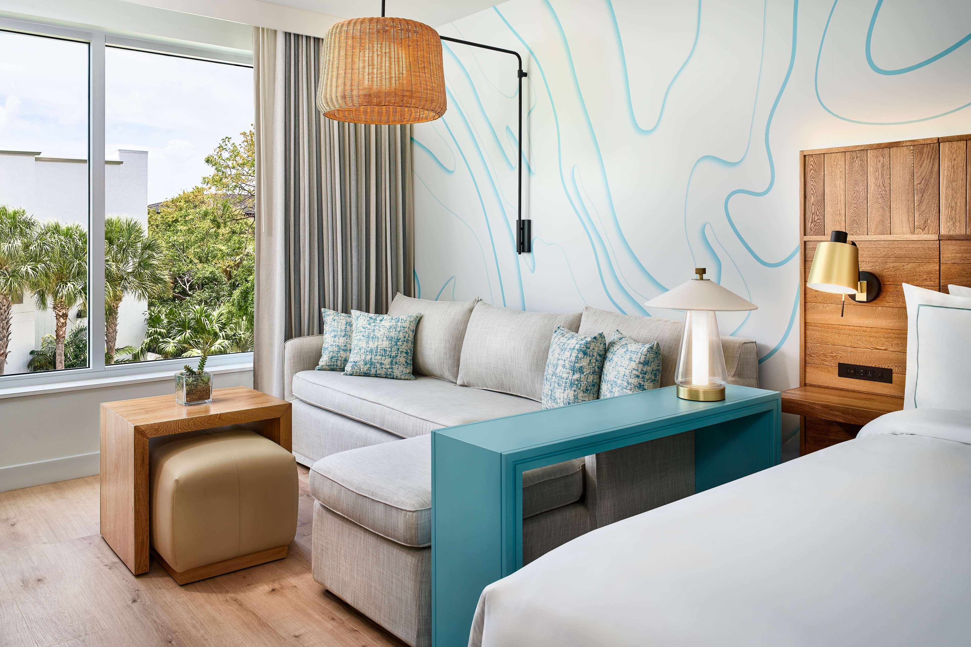 جناح بسرير كينج بغرفة نوم واحدة لذوي الإعاقة، Faro Blanco Resort Marathon Florida Keys, Curio by Hilton 3/6