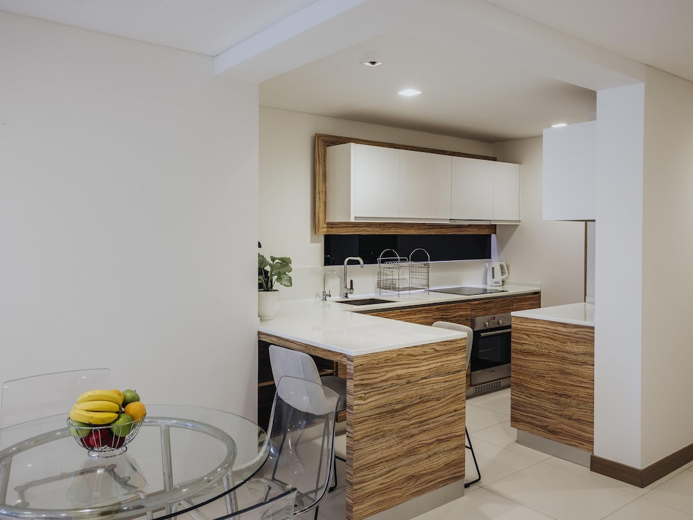 Novotel Living Singapore Orchard 48/60