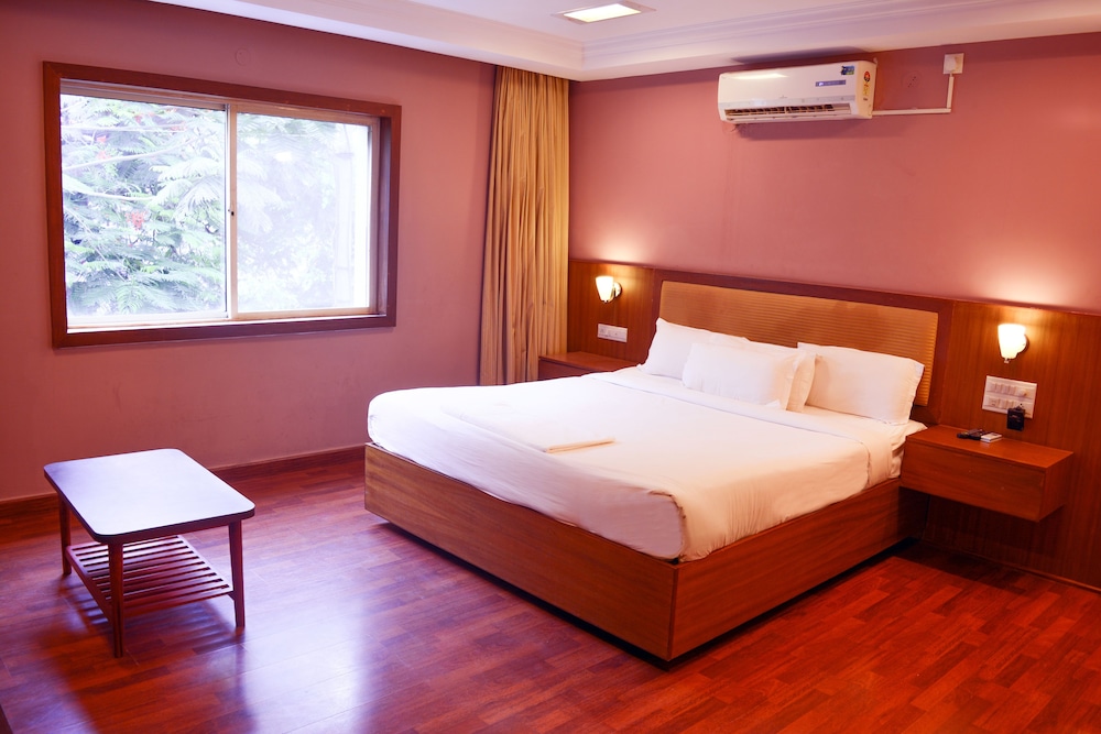 Serene Boutique Hotel 13/53