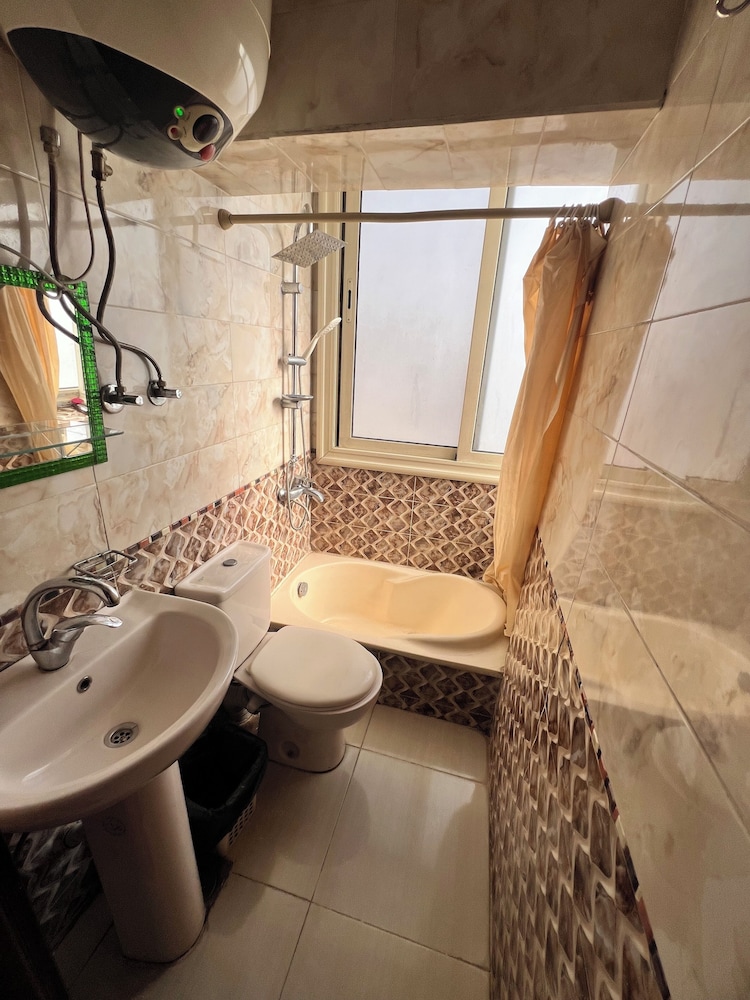Isis Hotel 2 - Hostel 49/50