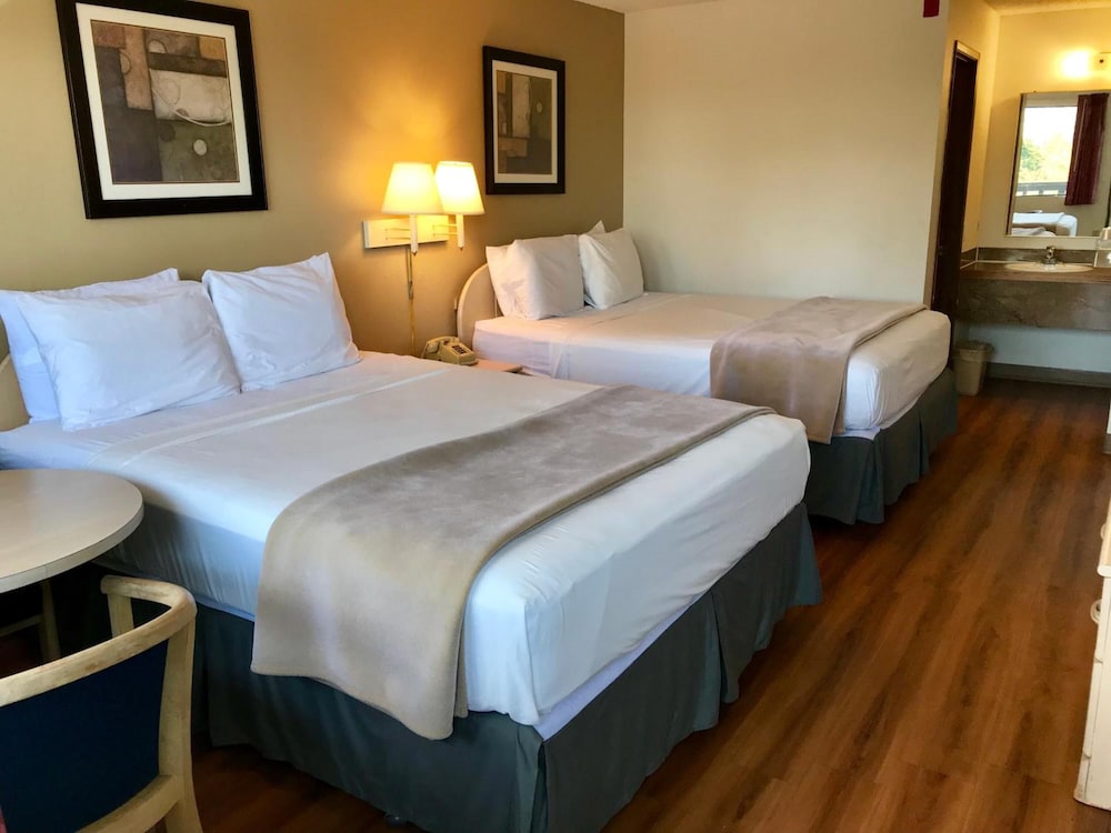 Sea-Tac Airport Value Inn 16/32