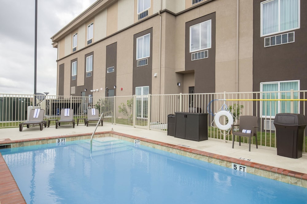 Sleep Inn & Suites Ingleside - Corpus Christi 3/50
