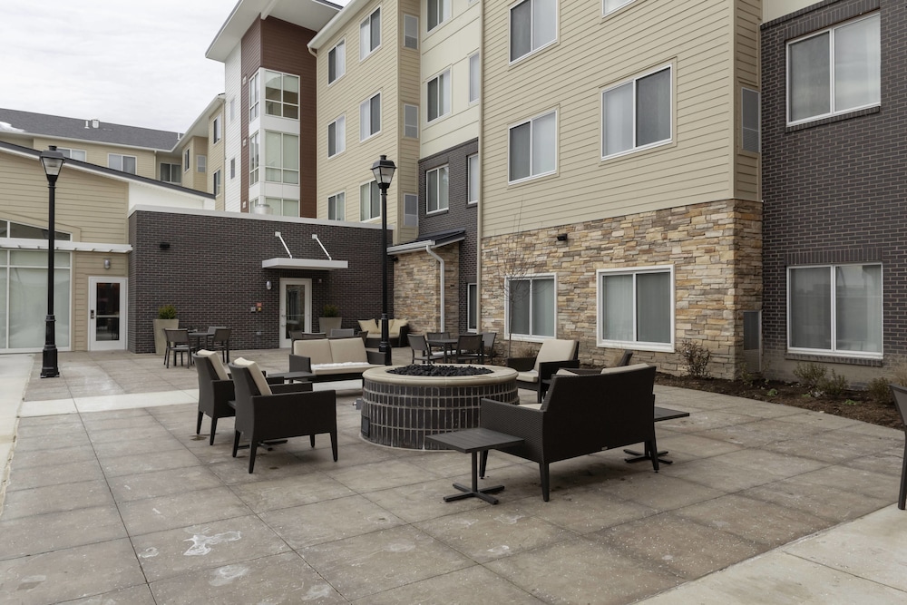 Courtyard St Louis West County 44/60