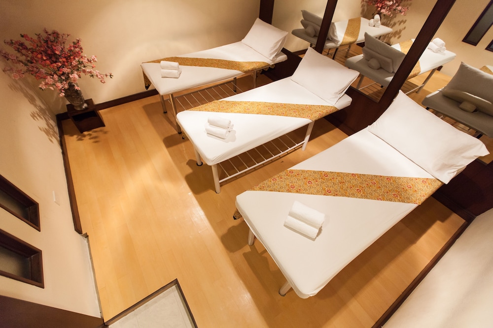 New Season Square Hotel 16/39