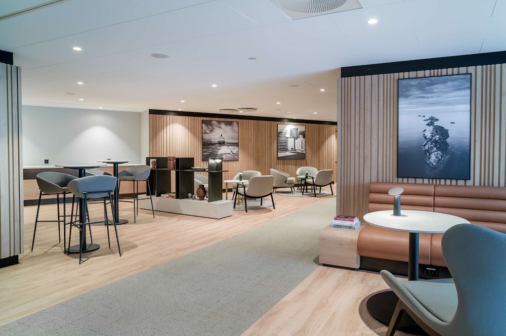 Radisson RED Oslo Airport 46/60