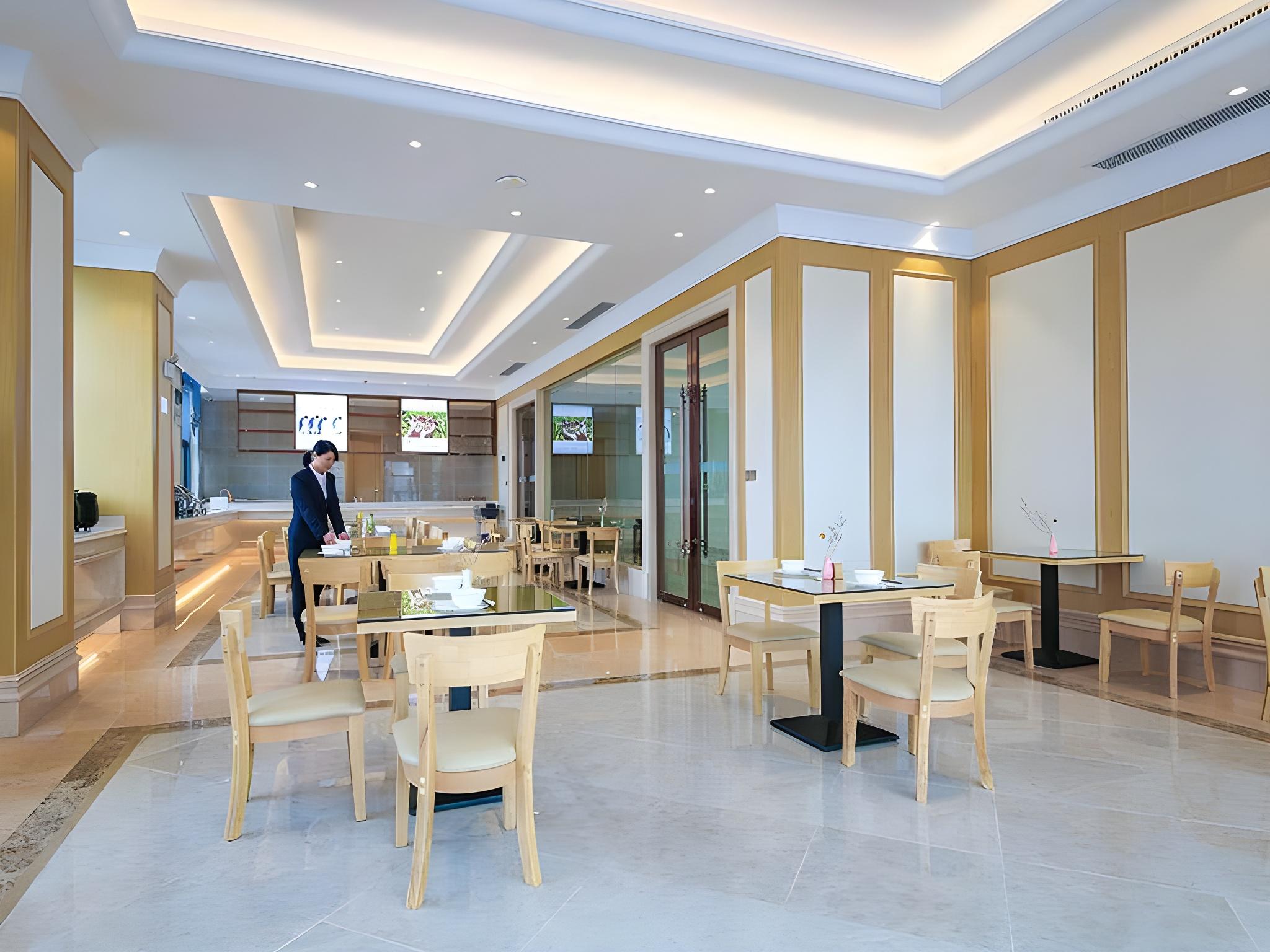 Vienna International Hotel (Wuhan Yangluo new port) 29/40