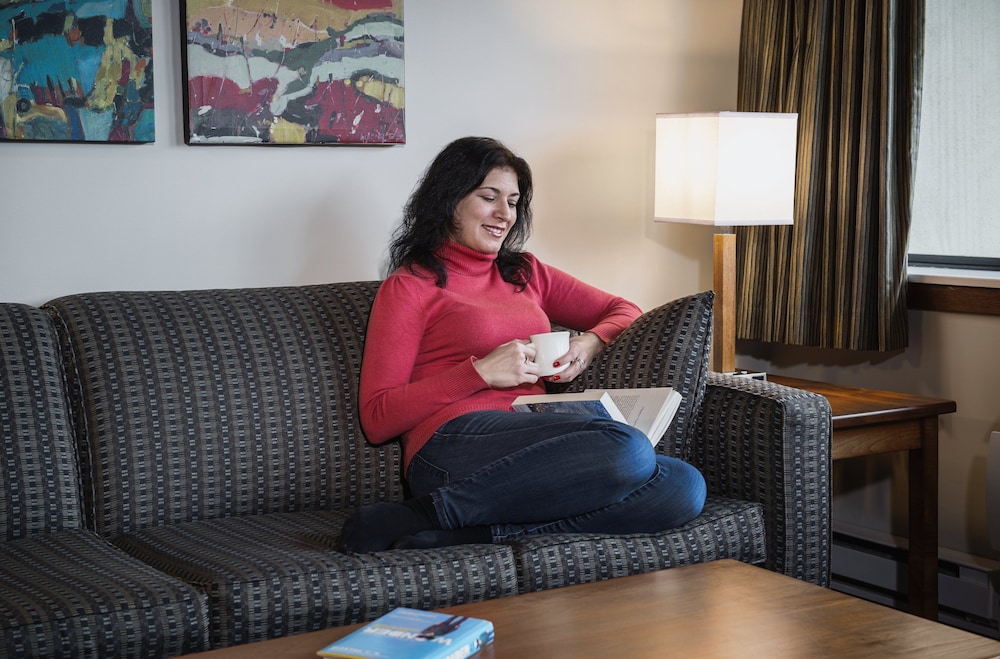 Whistler Village Inn Suites 42/73