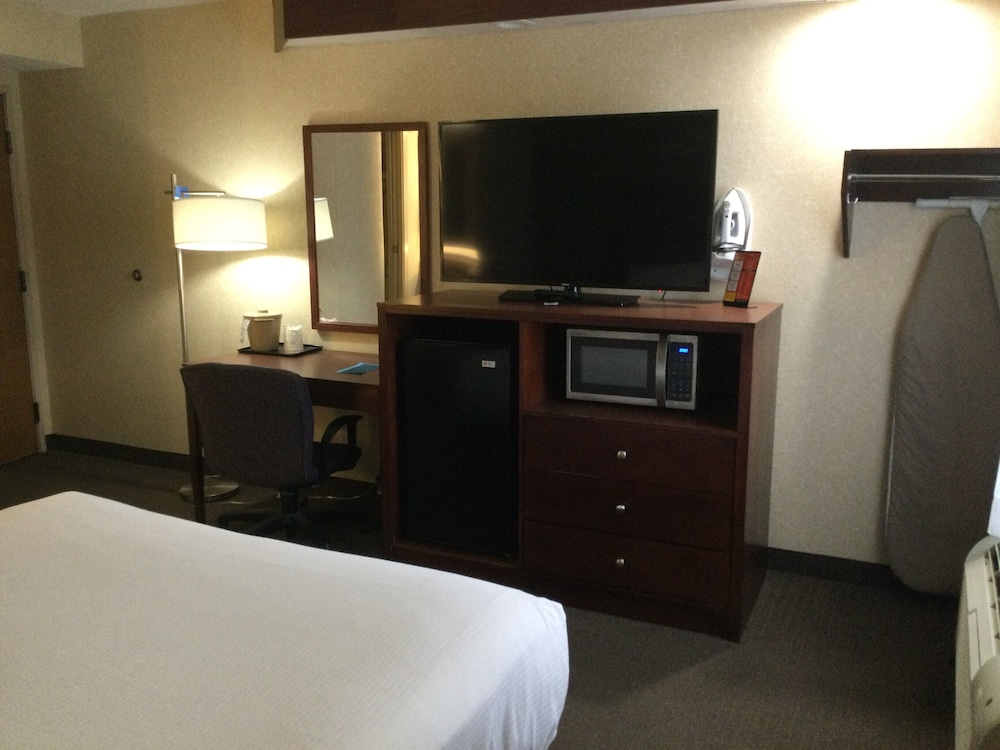 Baymont By Wyndham Flat Rock 20/49