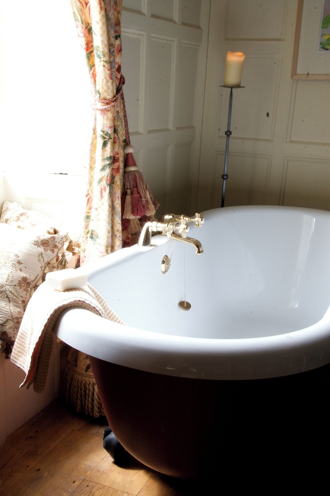 Compton House - Guest House 23/25