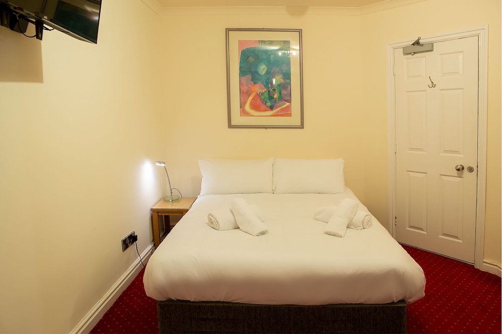 The Knighton Hotel by Payman Club 22/50