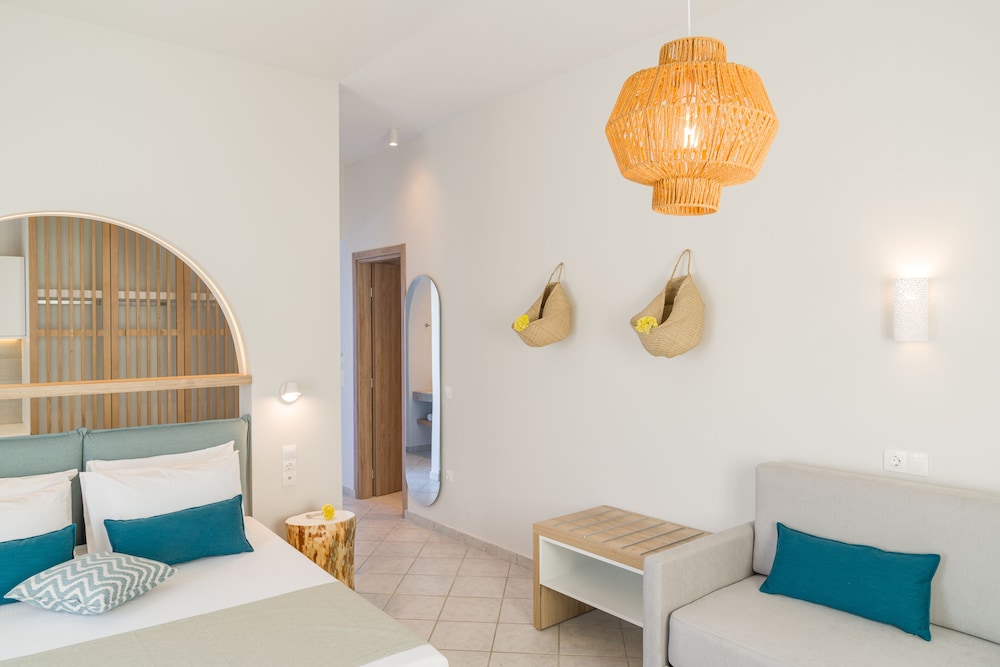 ROMANTICA HOTEL 46/65