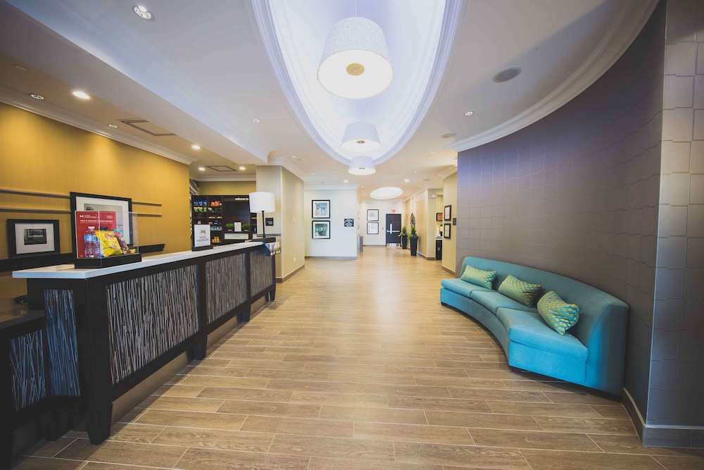 Hampton Inn Suites By Hilton Bolton On Canada 11/46