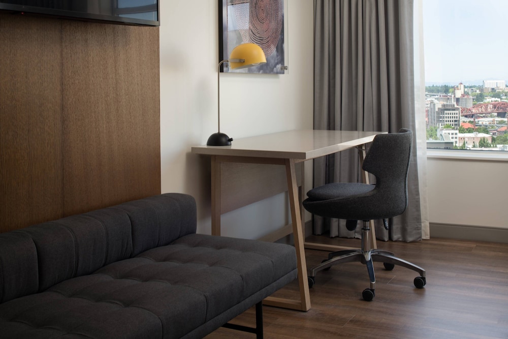 The Bidwell Marriott Portland 39/43