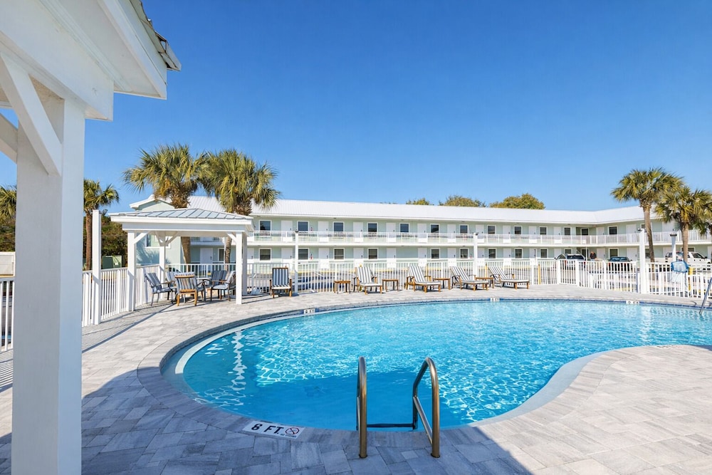 Destin Inn And Suites 8/57