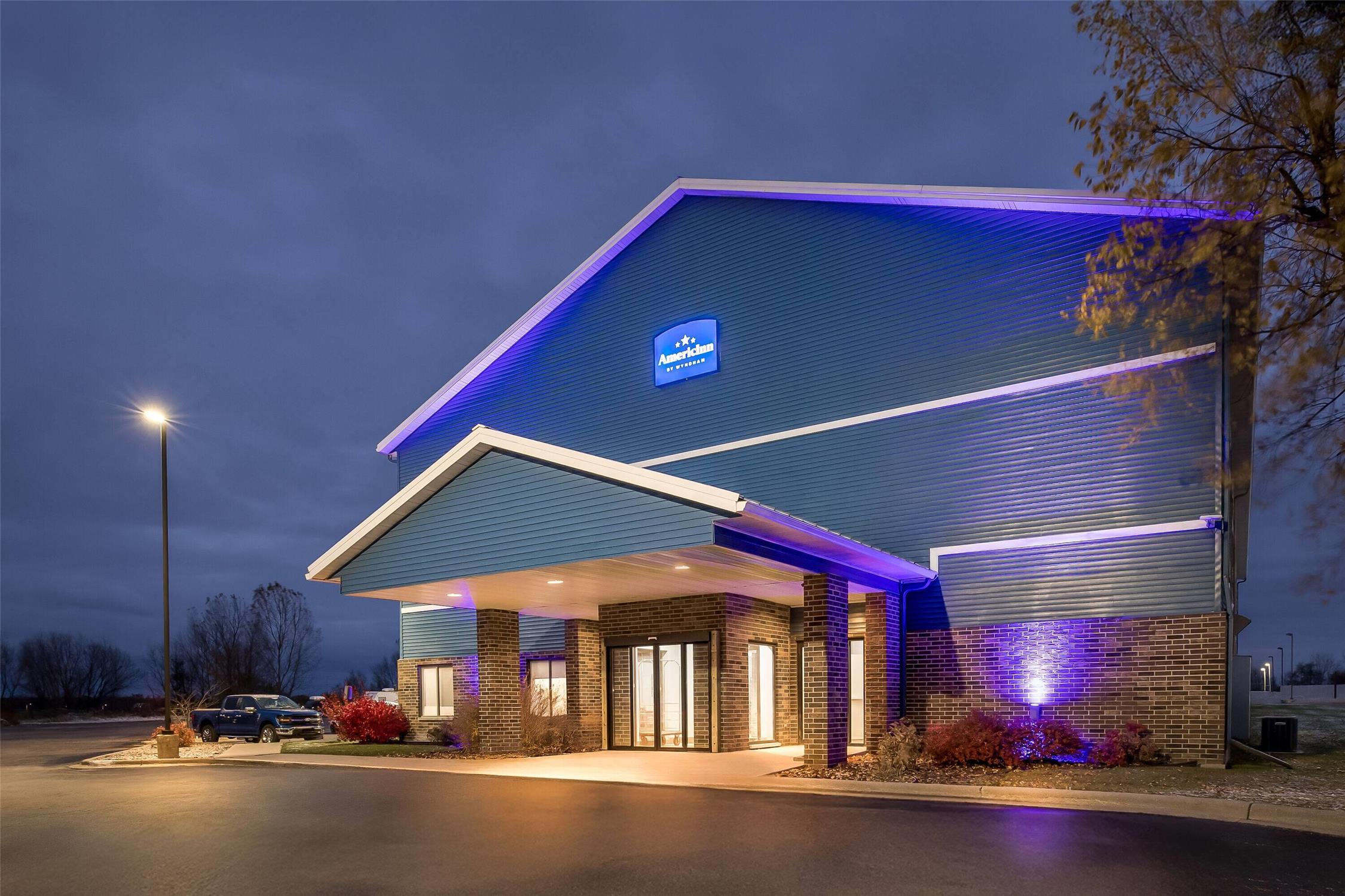 AmericInn by Wyndham Columbus Wisconsin 4/38