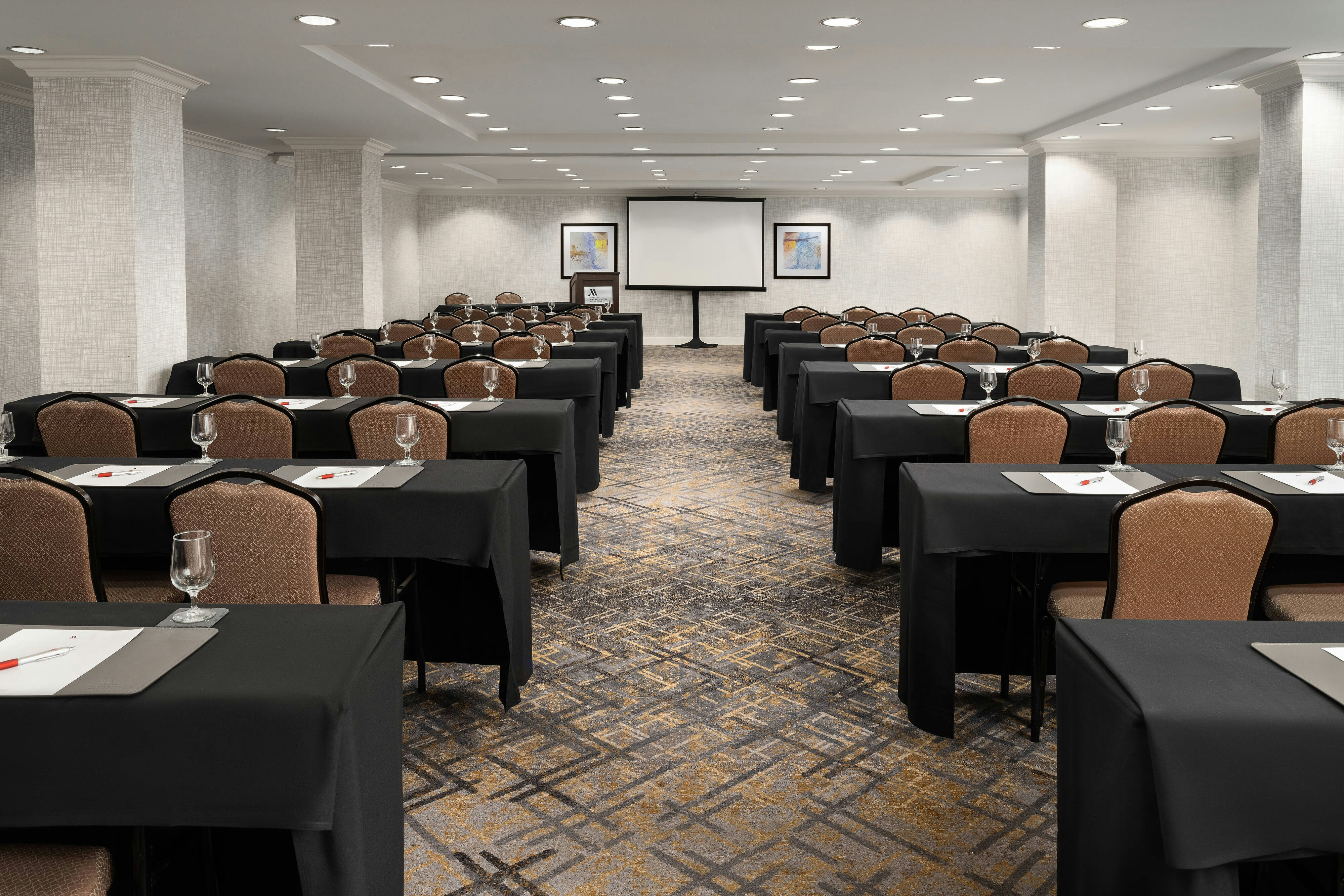 Warner Center Marriott Woodland Hills 18/25