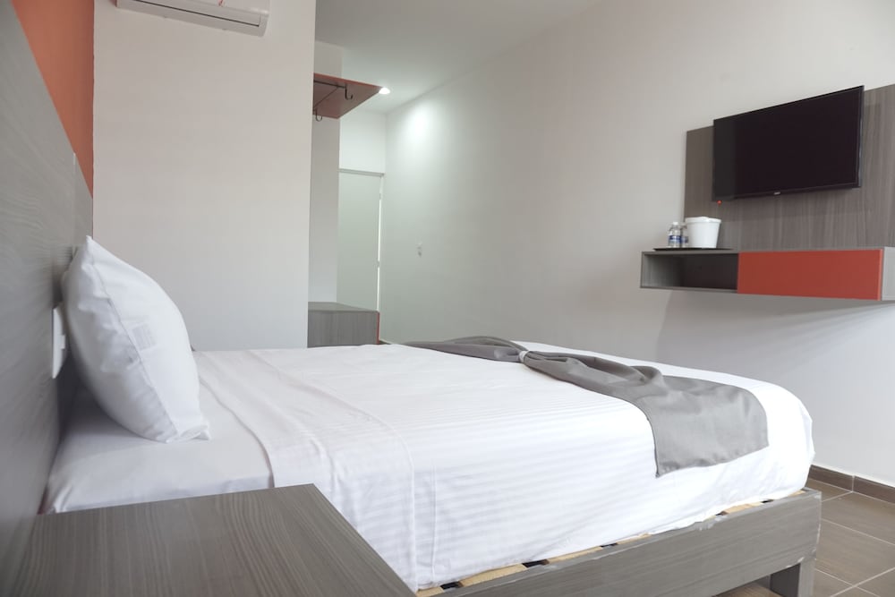 Alo Select Mazatlan 19/38