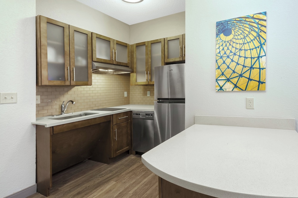 Staybridge Suites Columbia Hwy 63 I 70 17/50
