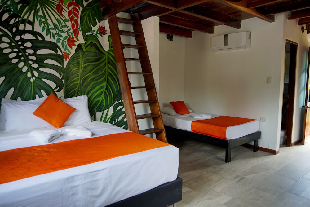 Tay Beach Hotel 25/75