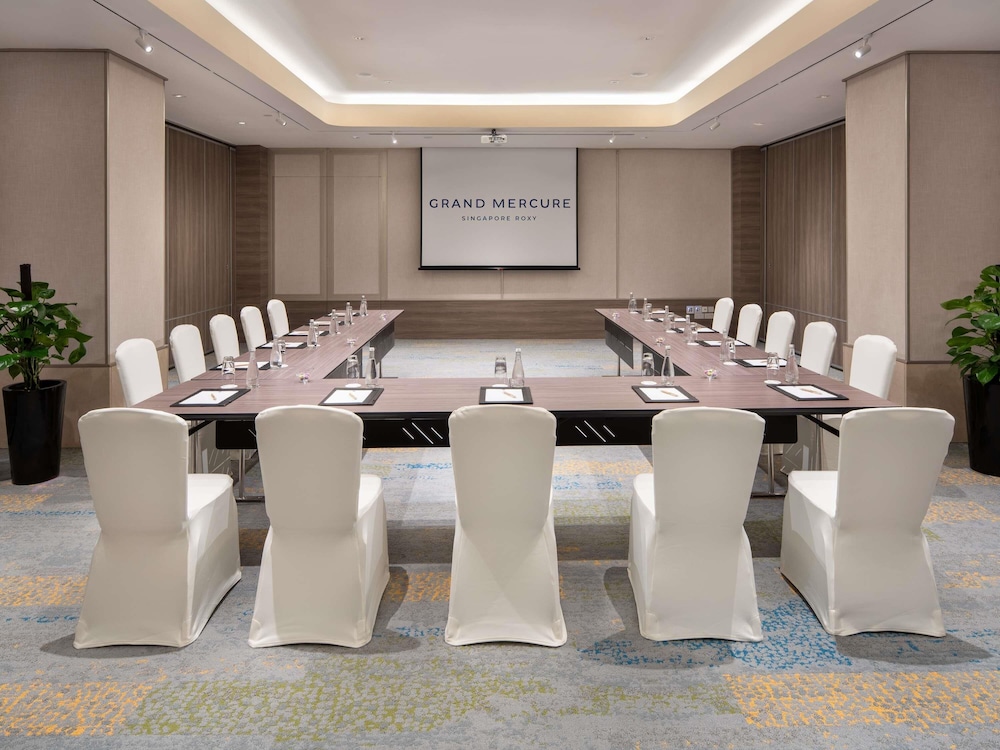 Grand Mercure Singapore Roxy 54/66