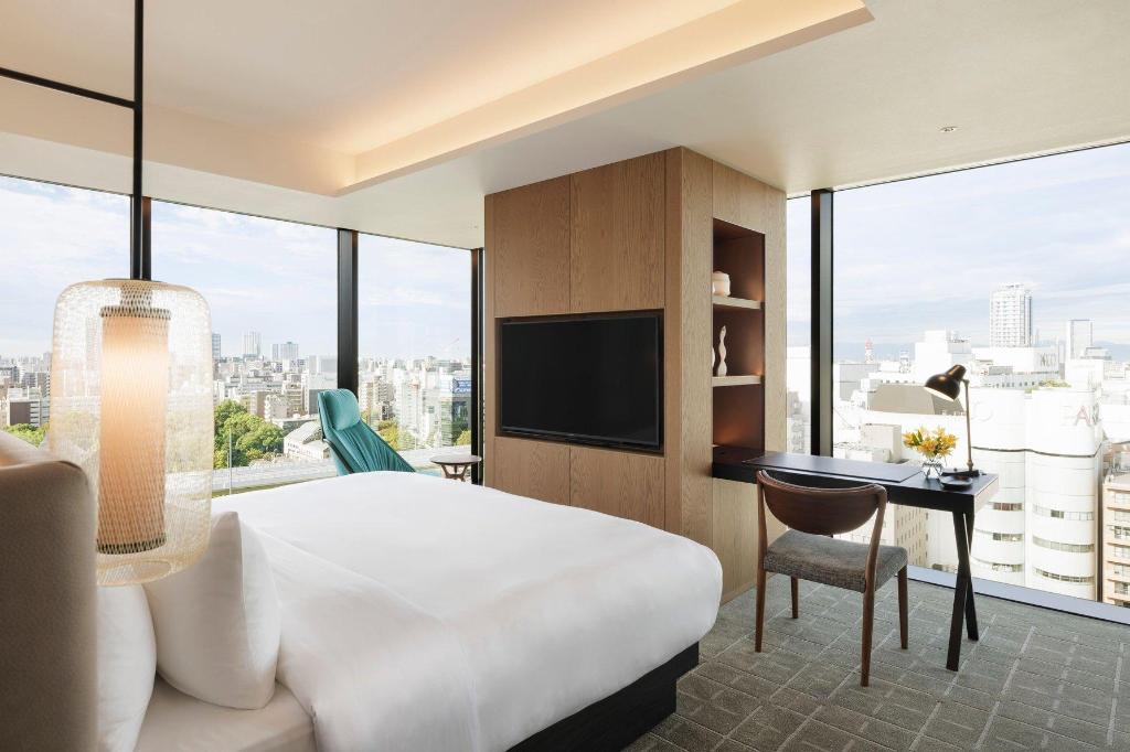 Roof Top, Suite, King Bed, Garden View, Balcony