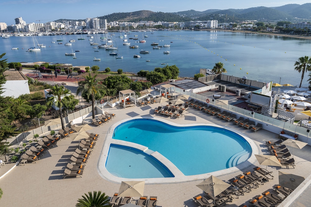 THB Ocean Beach - Adults Only 44/50