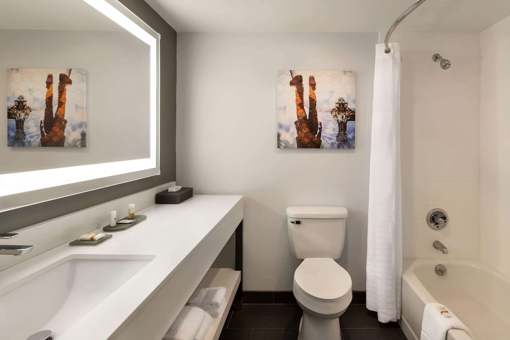 La Quinta Inn & Suites by Wyndham Dothan 35/71