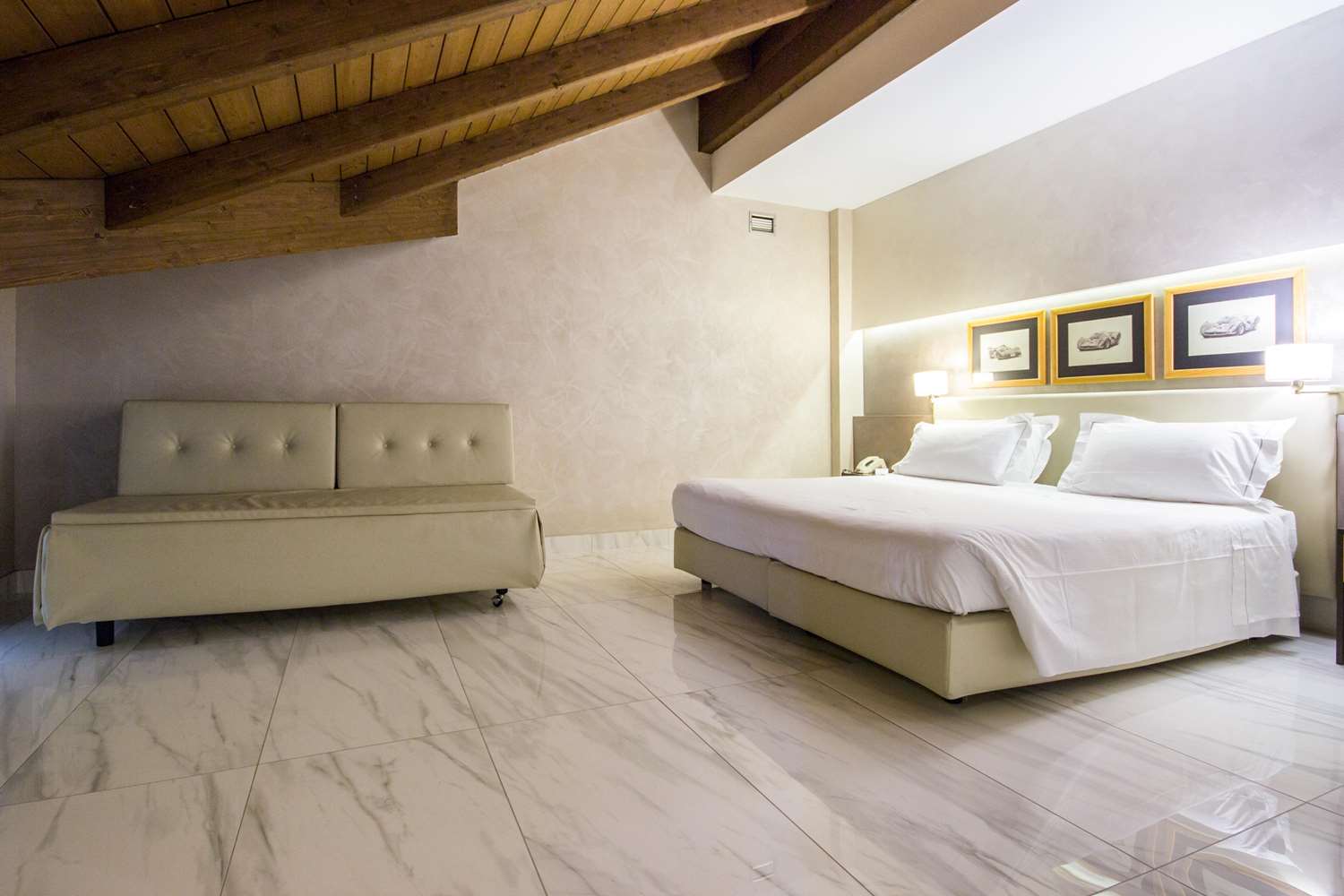 Connecting, Family, 2 Queen Beds, 2 Bathrooms 7/10
