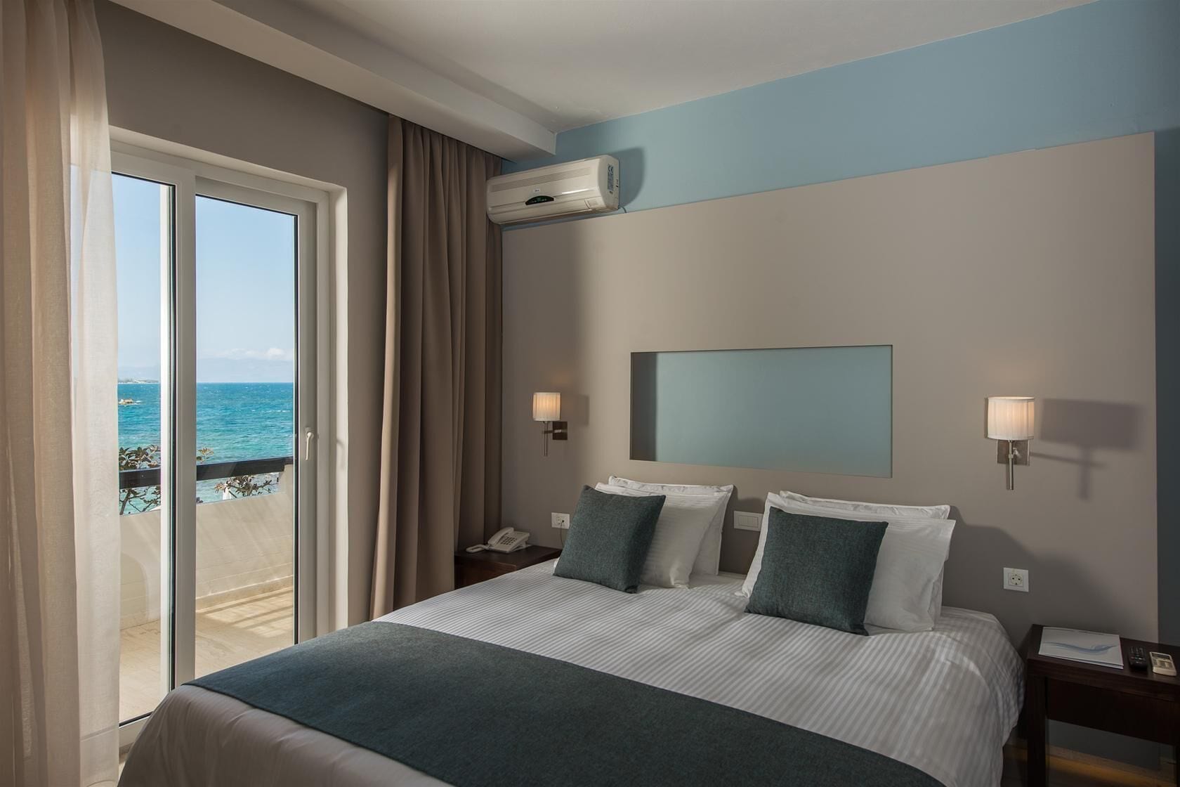 Suite, Double Bed, Sea Front, Sofa
